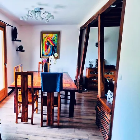Beautiful 8 Minutes From Center Parcs بيت للعطل